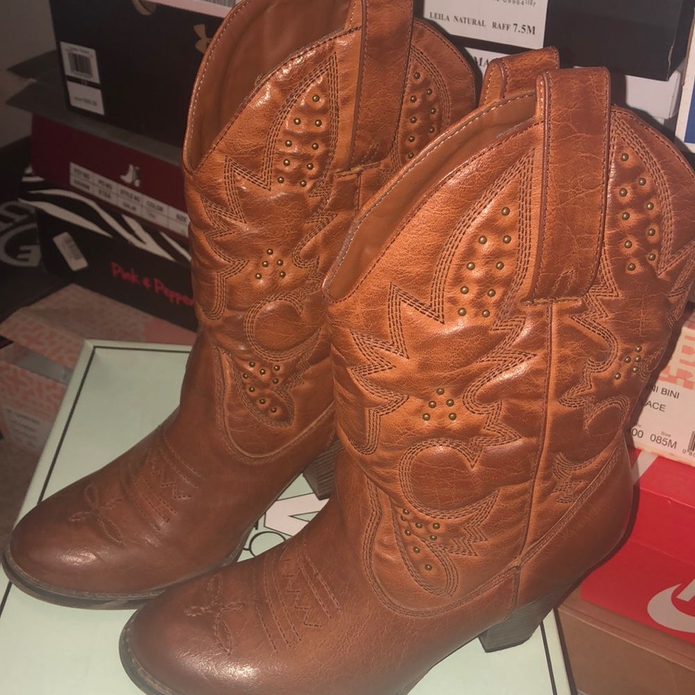 MIA BROWN BOOTS